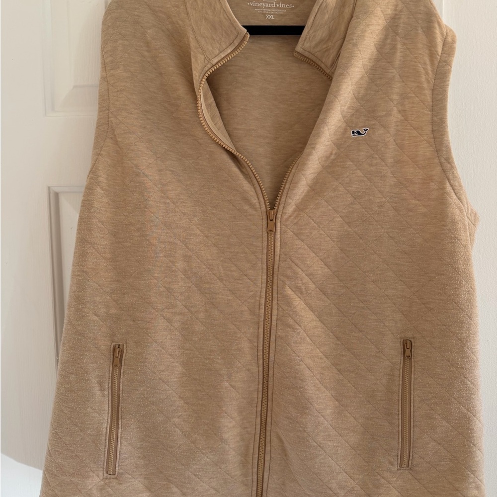 Vineyard Vines men’s Beige Quilted Vest